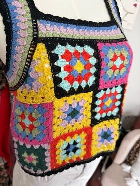 En Creme Multicolor Crochet Patchwork Crop Tank